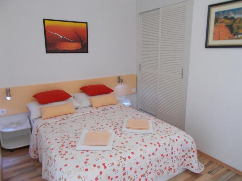 One-Bedroom Apartment with Balcony image 1