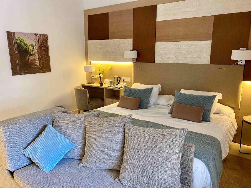 Junior Suite image 2