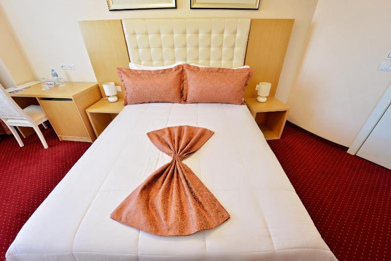 Standard Double Room image 4