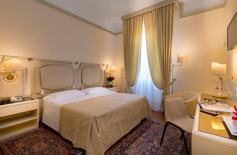 Deluxe Room image 3