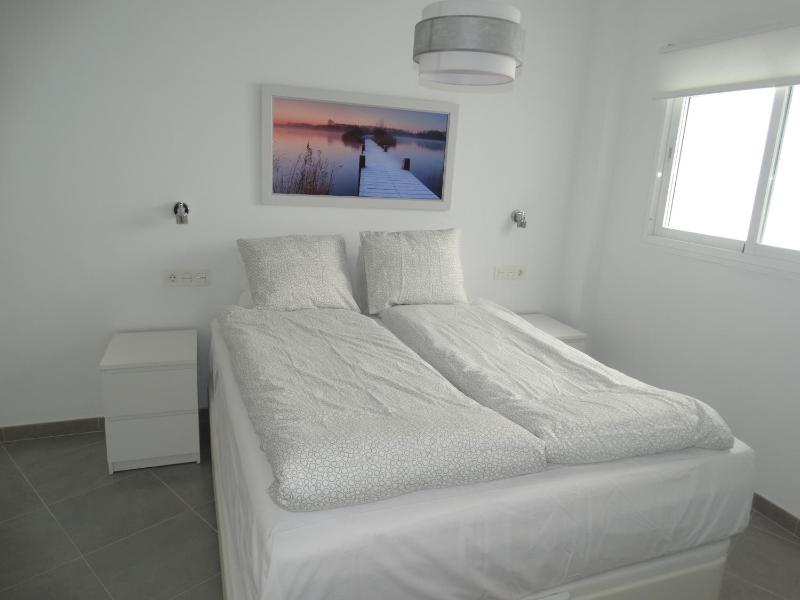 One-Bedroom Apartment image 2