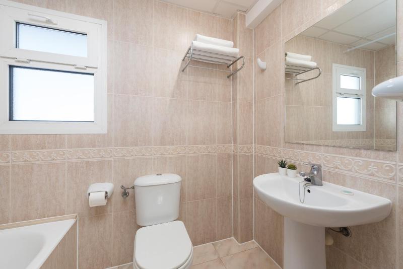 Triple Room with Balcony image 3