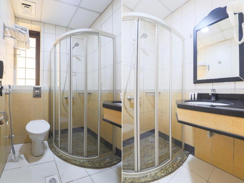 Standard Twin Room image 2