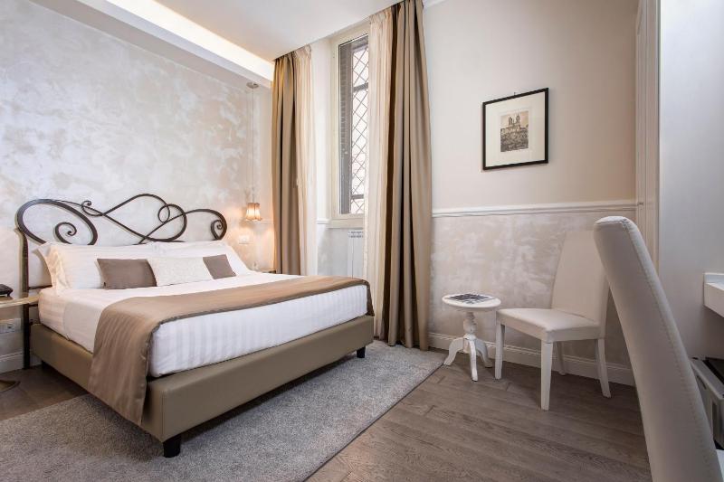 Standard Double Room image 1