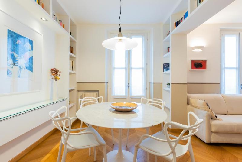 Two-Bedroom Apartment - Via Cesare Correnti 21 image 4