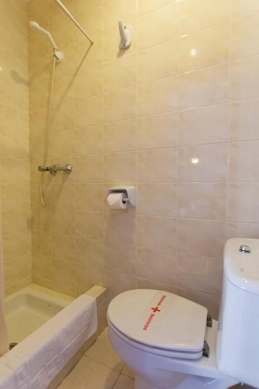 Double or Twin Room with Partial Sea View image 3