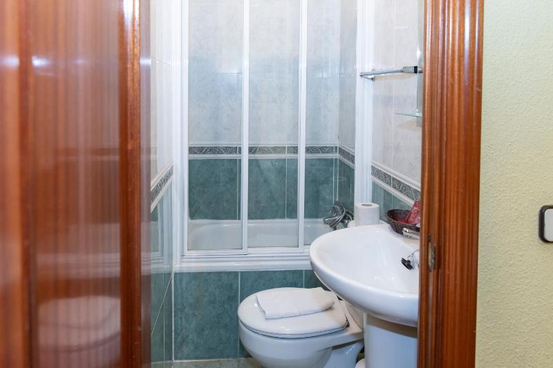Single Room image 3
