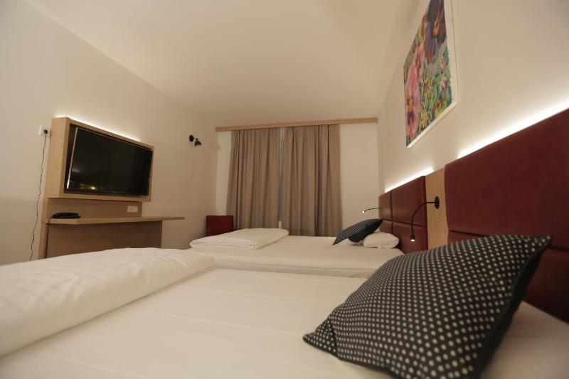 Family Room image 3