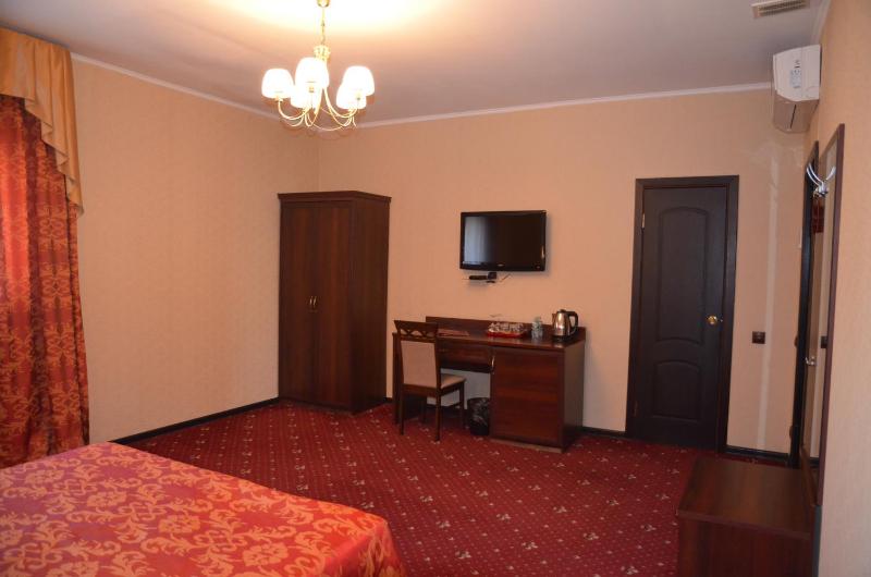 Standard Double Room image 2