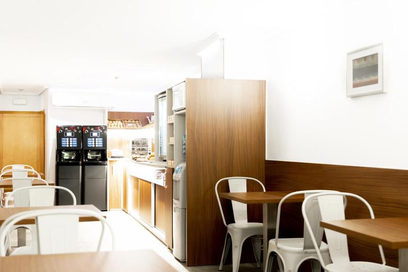 Sweet Hotel Continental - image 12