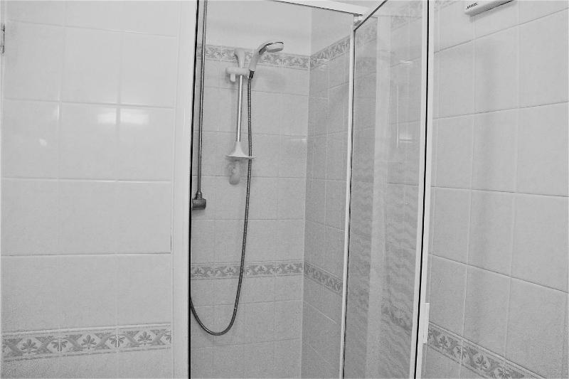Serena Court Hotel - image 34