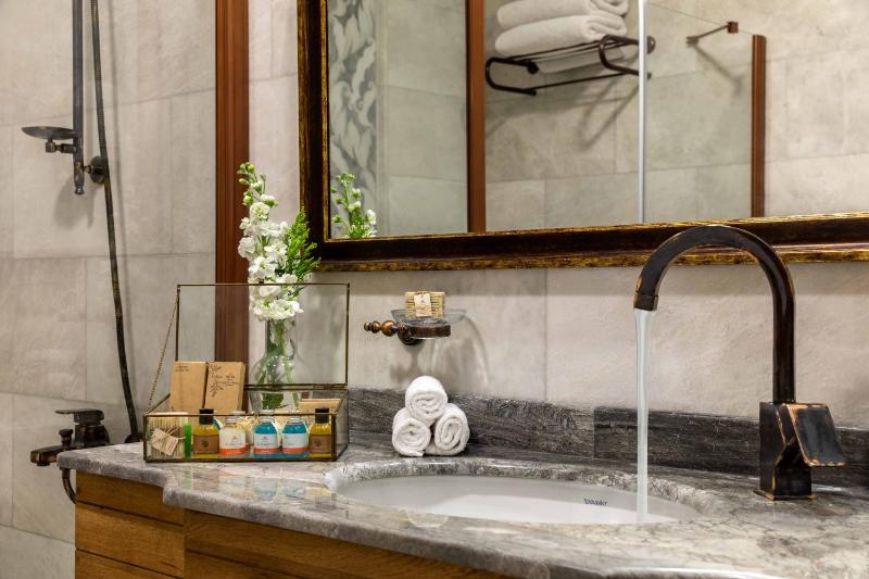 Presidential Suite image 3