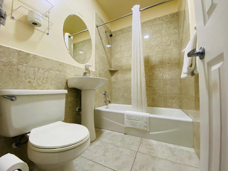 King Room image 3