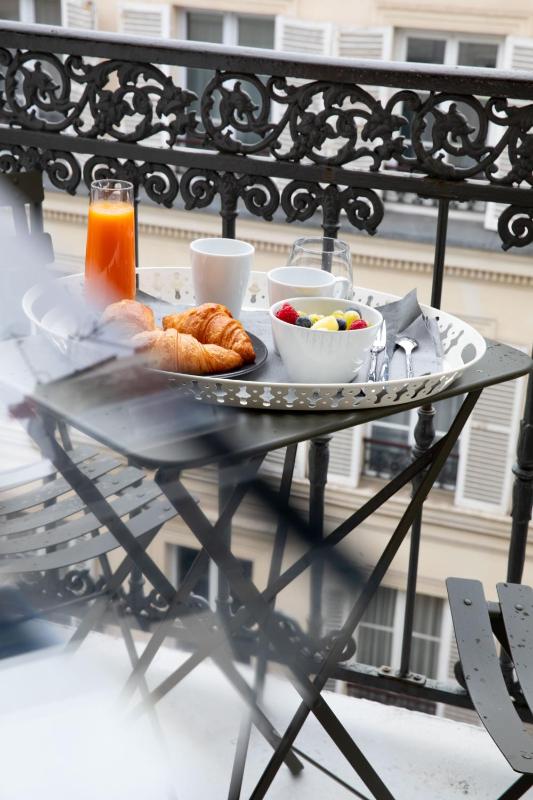 Le Grey Hotel - image 11