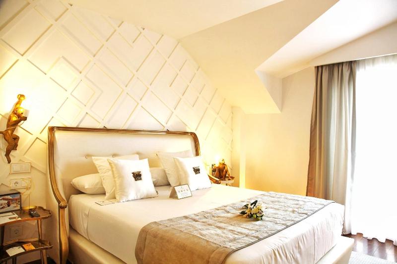 Double Room Superior Adults Only image 4
