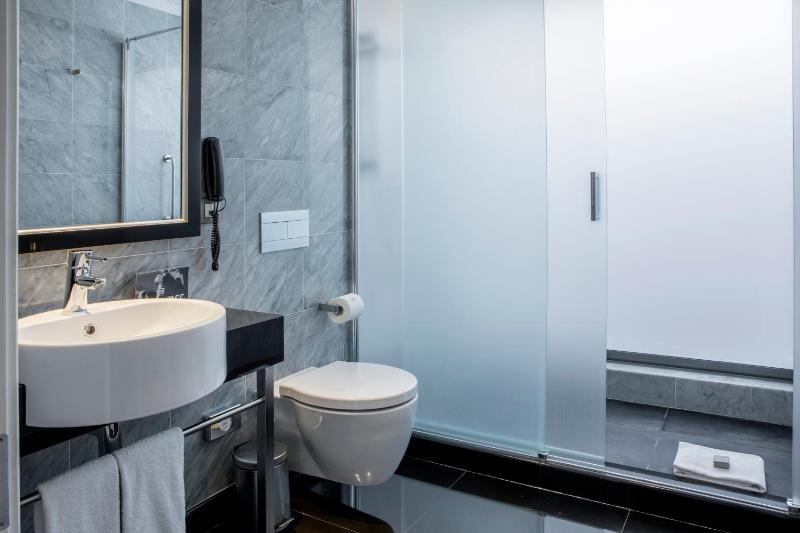 2 Storey Suite image 4