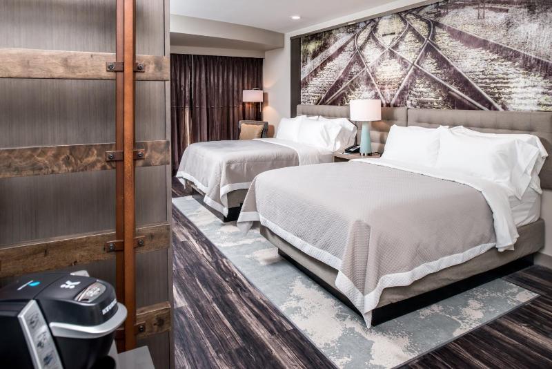Standard Queen Room with Two Queen Beds image 3