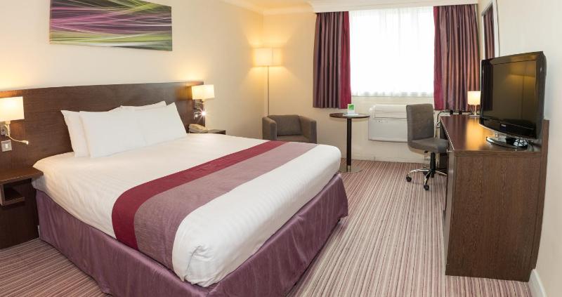 Standard Queen Room image 2