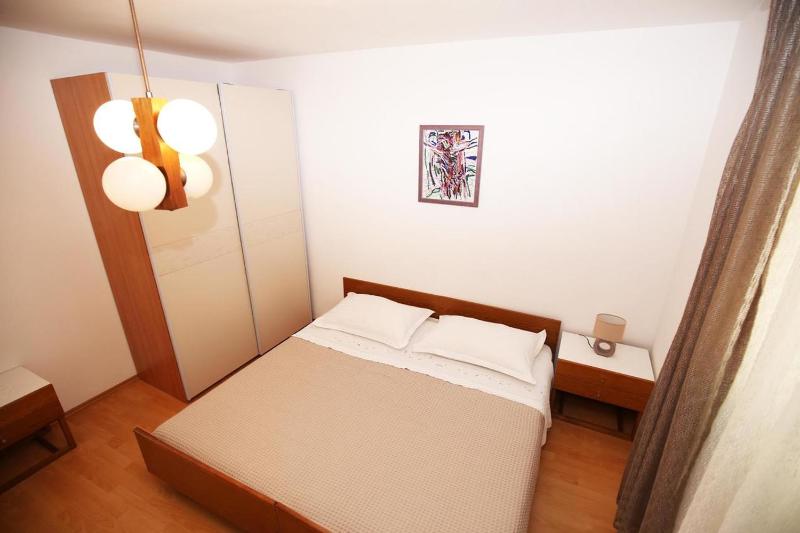 One-Bedroom Apartment with Terrace and Sea View image 1