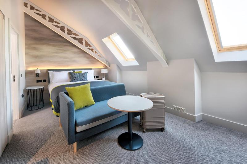 King Studio Suite with Full Kitchen image 1