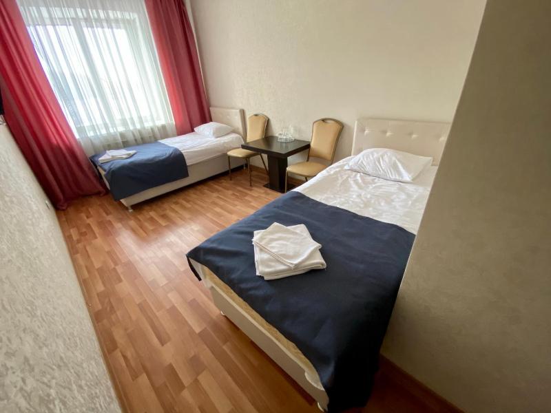 Twin Room image 2