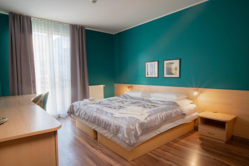 Double or Twin Room image 3