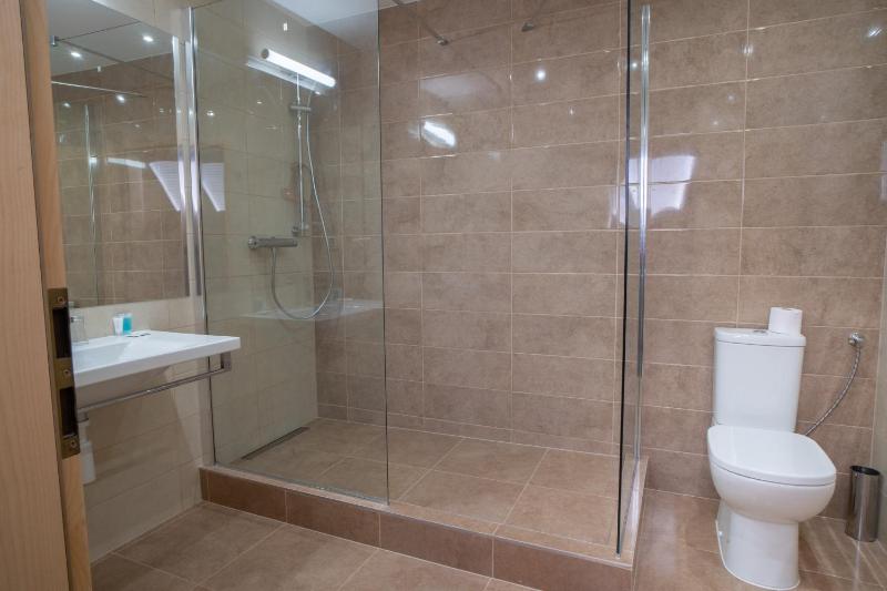 Double or Twin Room image 2
