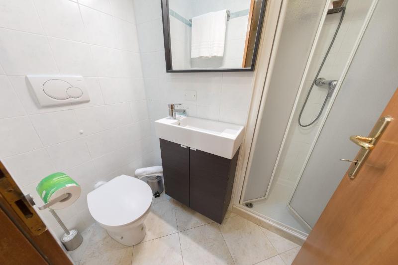 Double Room with Private External Bathroom image 4