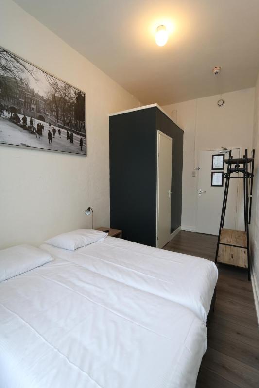 Twin Room with Shower image 1