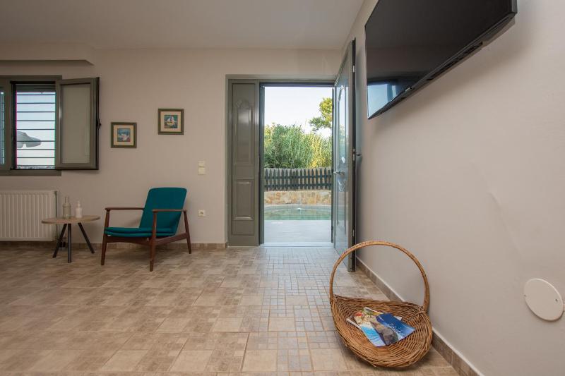Two Bedroom Family Apartment with Pool View image 2