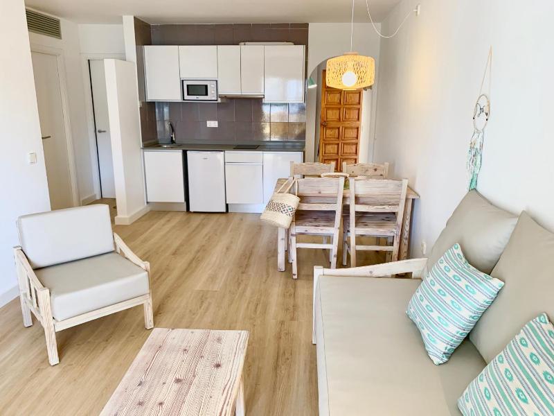 One-Bedroom Apartment image 1