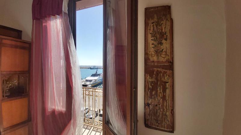 Family Room with Balcony and Sea View image 1