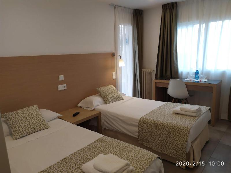 Double or Twin Room with Balcony image 3