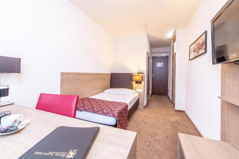 Modern Single Room image 3