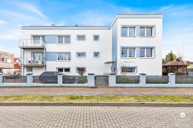 One-Bedroom Apartment image 3