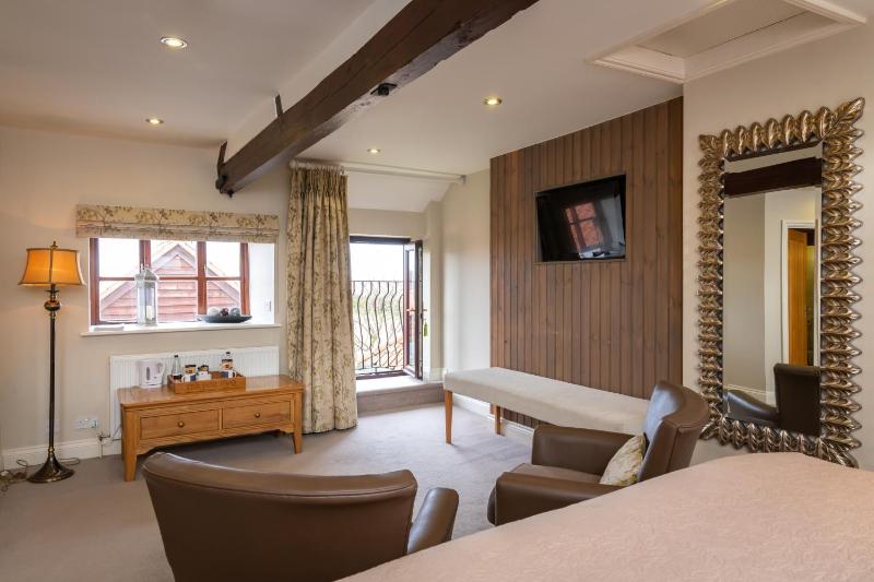 Deluxe Double Room image 3