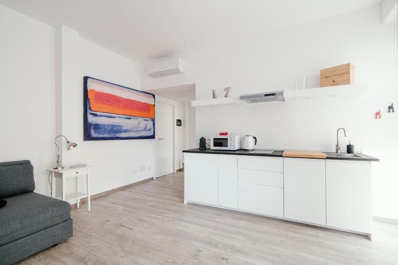 Mark's Gallery Apartment by MyHomeInComo - image 17