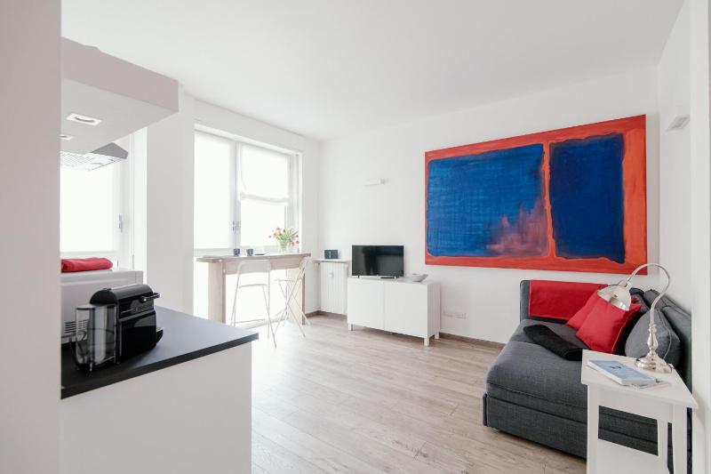 Mark's Gallery Apartment by MyHomeInComo - image 19