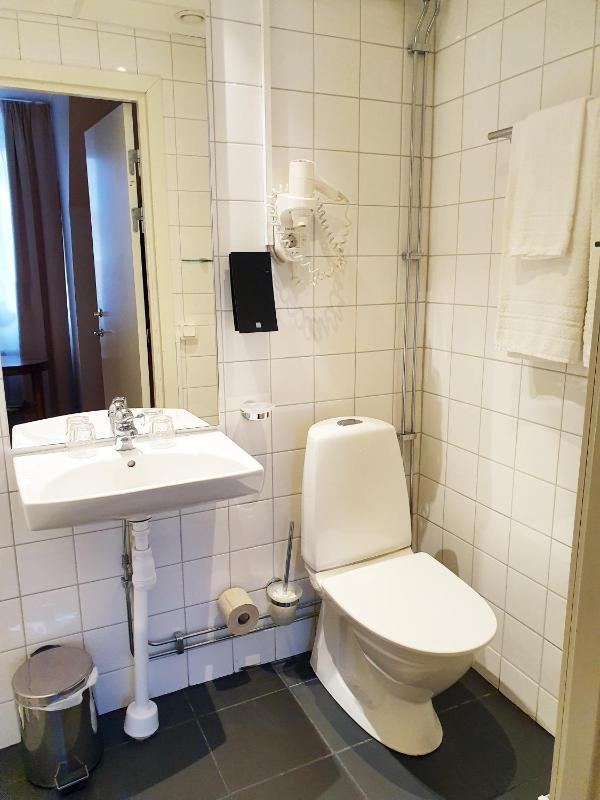 Single Room image 2