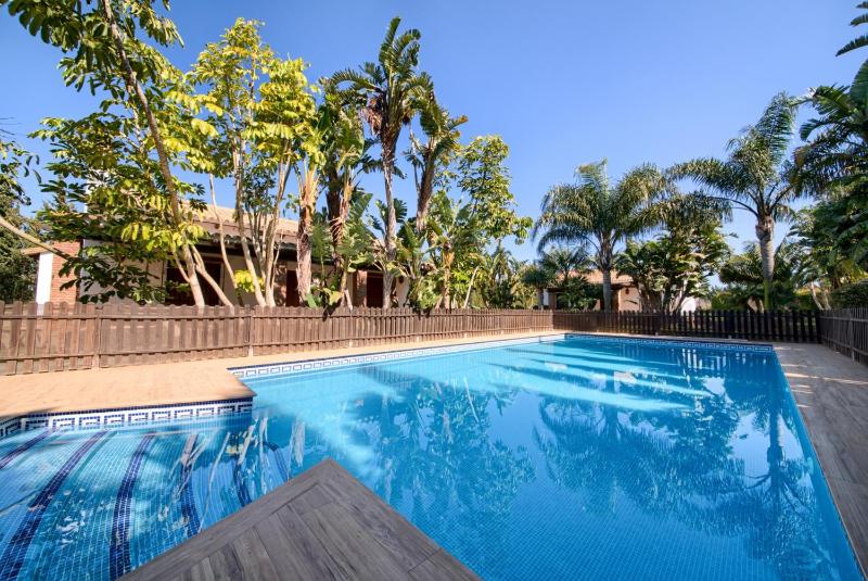 One-Bedroom Apartment with Garden View image 2