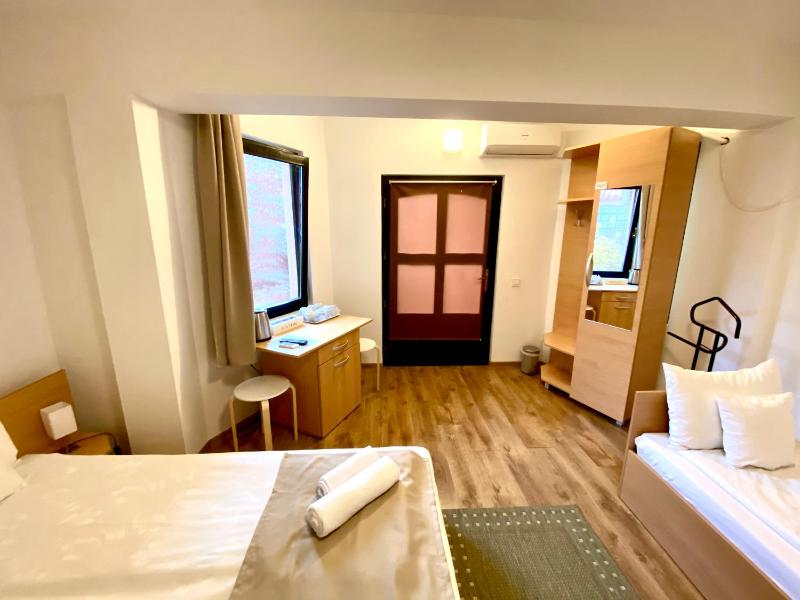 Cristi's Rooms - Pensiune - image 20