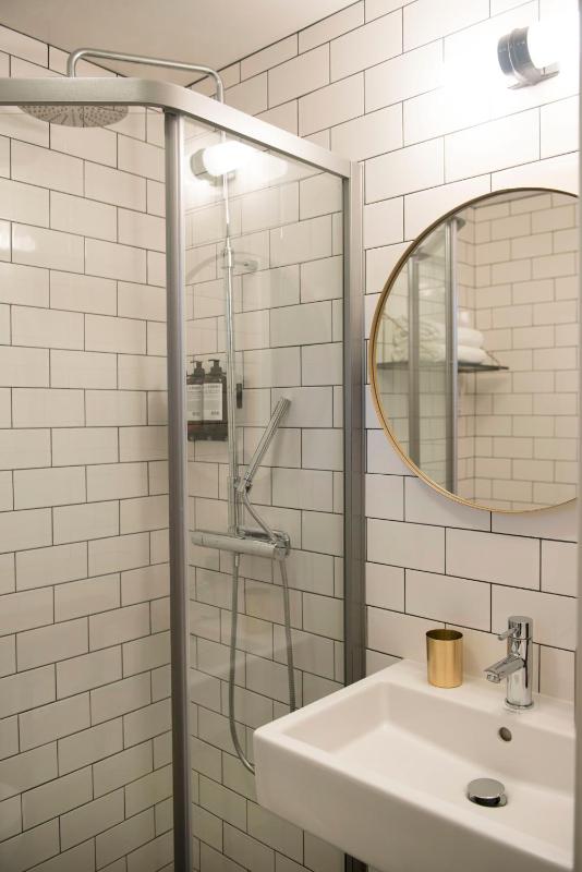 Twin or Double Room image 2