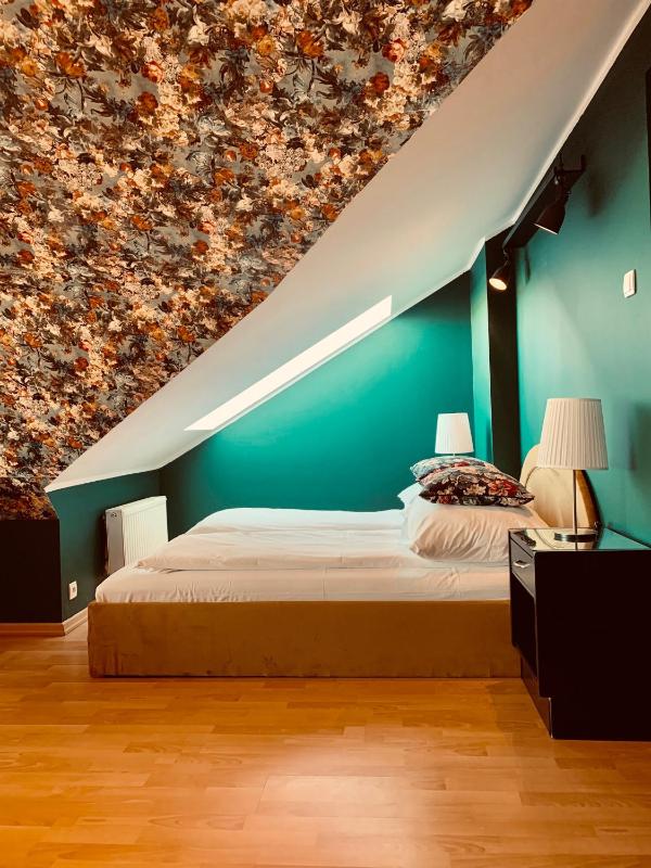 Small Double Room image 1