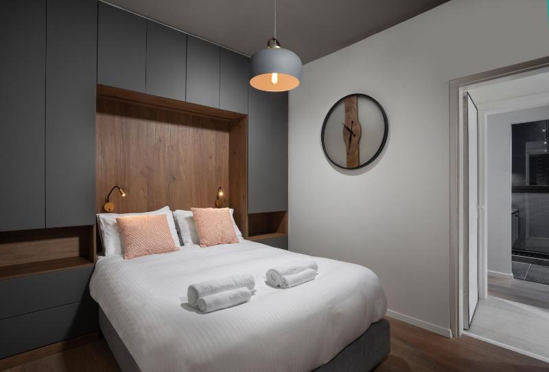 Penthouse 3BR near Rothschild bd by HolyGuest - image 4