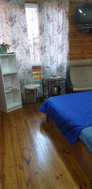 Small Double Room image 3