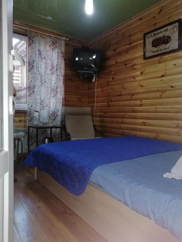 Small Double Room image 4