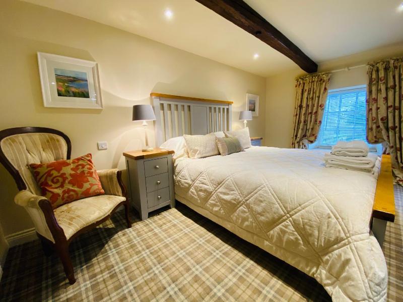 Superior King Room image 2