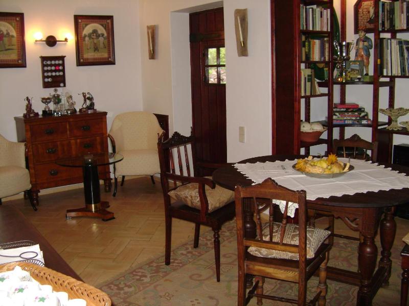 One-Bedroom Apartment image 4