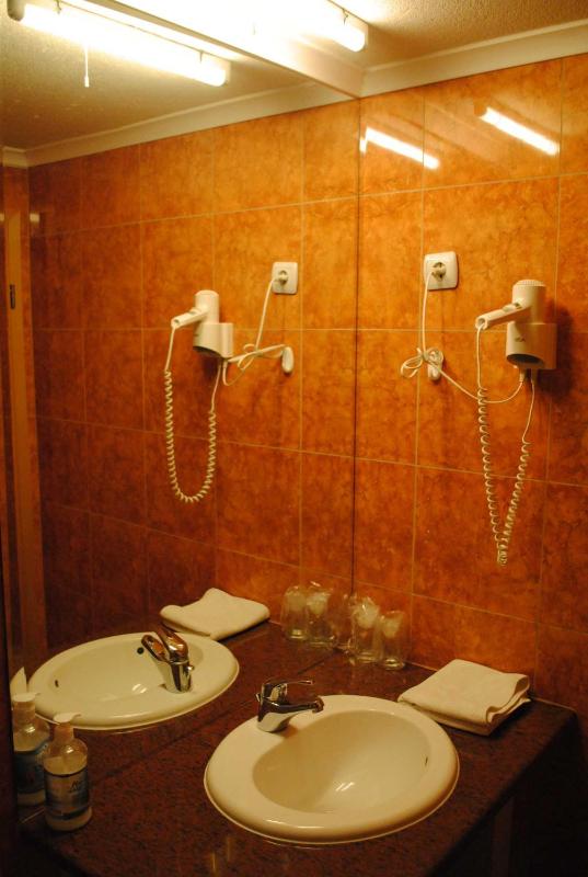 Double Room image 4