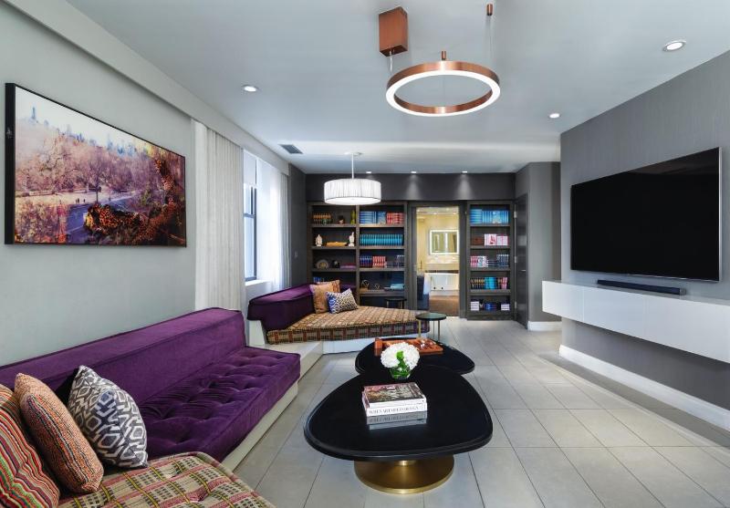 Dream Midtown by Hyatt - image 2